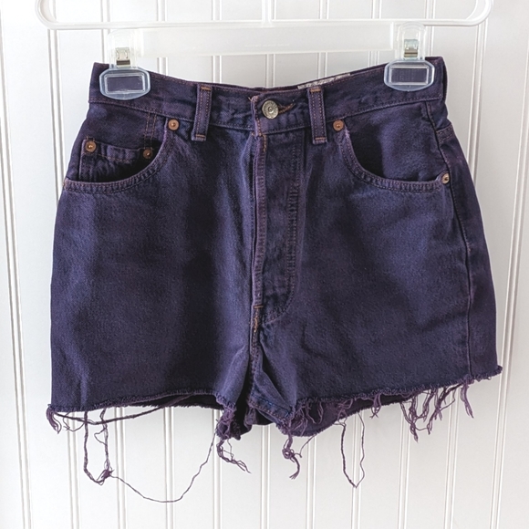 Vintage Levi's 501 Shorts - Picture 11 of 15